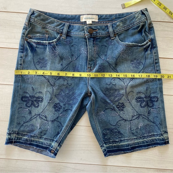 Sundance Women Bermuda Denim Shorts Sz 31 Floral Cross Stitch - Picture 7 of 11